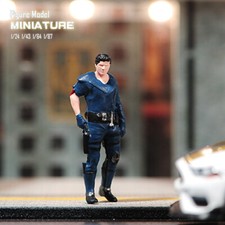 1/43 Forte Poliziotto Uomo