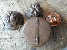 LOTTO DI 2 FORME DI BUDINO ANTICHE E PENTOLA RAME   '800