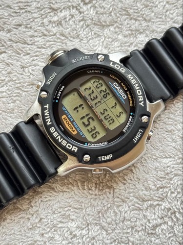 Orologio subacqueo digitale