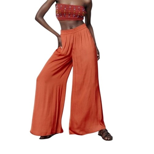 Pantaloni nuovi con etichette
