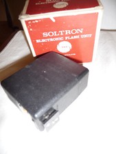 Flash fotocamera SOLTRON 133 stato solido + scatola rossa testata e funzionante CALCbx
