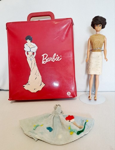 Barbie bubblecut brunette - bubblecut, in