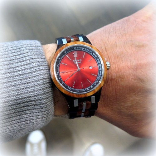 Orologio quadrante rosso - , in