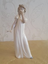 Nao By Lladro Daisa Young Girl Yawning Hand To Mouth Excellent Condition 