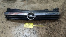 GRIGLIA ANTERIORE PER OPEL Astra H Berlina (04>07)