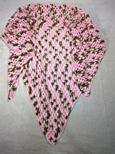 Mantello scialle all'uncinetto