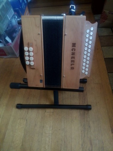Mcneela fisarmonica - b/c,