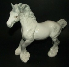 Cavallo IN Porcellana Inglese Beswick Cantering Shire Horse White Grigio Dapple.