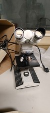 Microscopio Trinoculare con