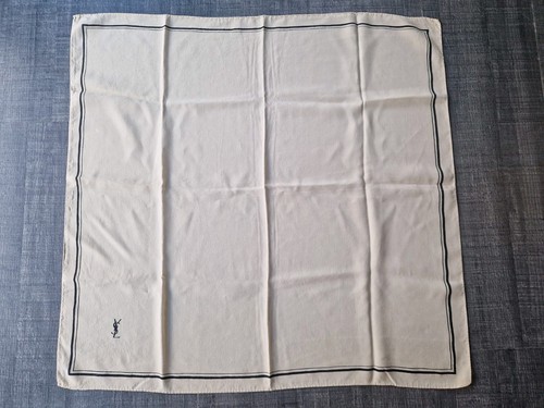 Foulard yves saint laurent - saint,