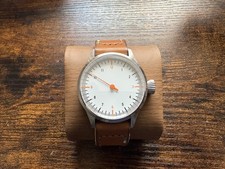 Orologio su misura assemblato a mano movimento Swiss made Eta 6498 