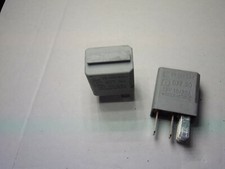 Relè GM 13100504 Relay 677.20 Vauxhall OPEL ASTRA CORSA MERIVA TIGRA VECTRA ZAFI