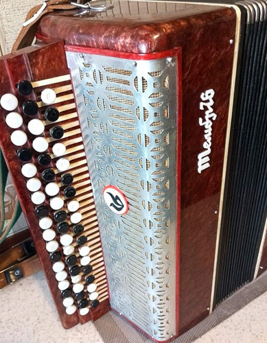 Fisarmonica bayan sovietica