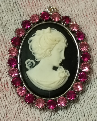 Ciondolo cammeo cristalli - , rosa
