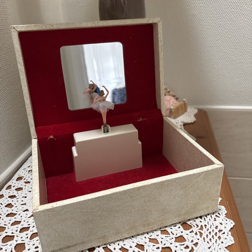 Vintage musical jewellery box - vintage,