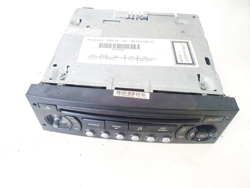 7645137393 radio cassette - a,