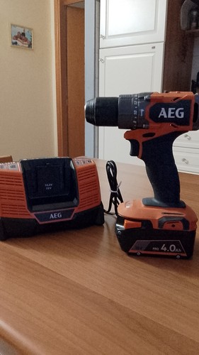 Trapano elettrico avvitatore - , a
