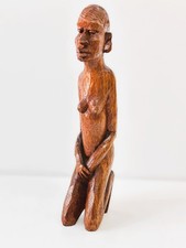 Statua di donna africana in legno intagliata a mano: arte tribale anni 70