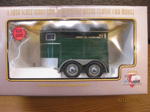 Scale horse trailer - ,