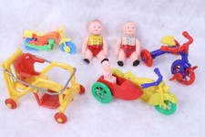 6 giocattoli in plastica