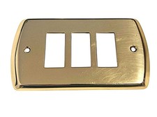 Placca in ottone ORO LUCIDO compatibile Bticino MAGIC 3 Posti completa di viti