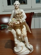 statuina in porcellana biscuit