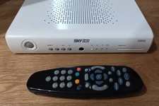 DECODER SATELLITARE SKY HD PACE DS815NS 540-2706800 FUNZIONANTE CON TELECOMANDO.