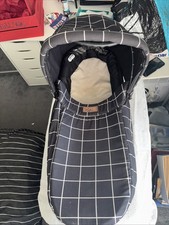 Mountain Buggy Duet modello V3