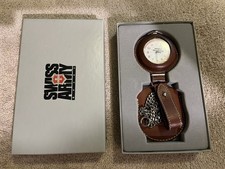 NUOVO orologio da tasca uomo vintage Victorinox Swiss Army con custodia e supporto in pelle