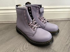 Stivali stringati Dr Martens