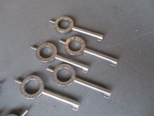 Lotto di 5 chiavi per manette