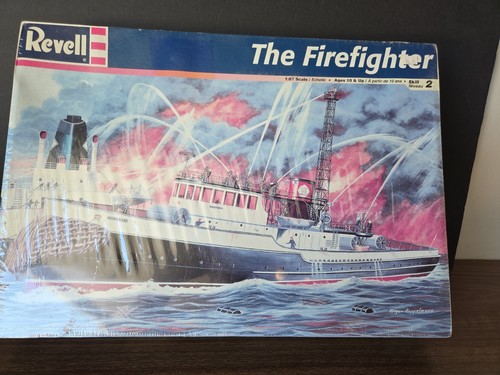 Revell the firefighter model - revell,