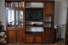 Vetrina salotto TV libreria e porta stoviglie - bicchieri (NOCE NAZIONALE)