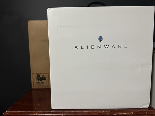 Alienware area 51m solo - alienware, r2