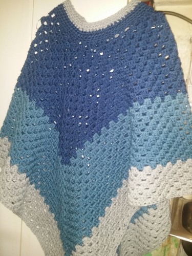 Poncho uncinetto fatto - poncho, a