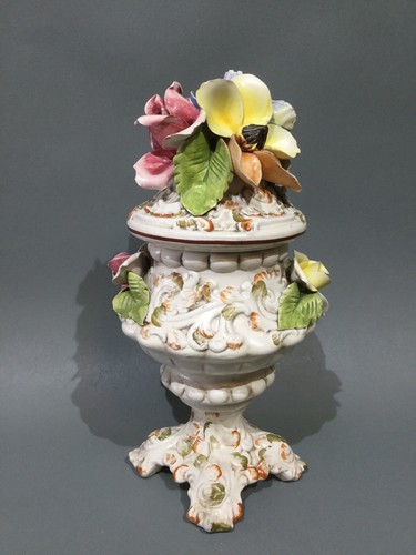 Vaso con coperchio - , in