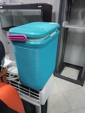 Contenitore termico con porta ghiaccio