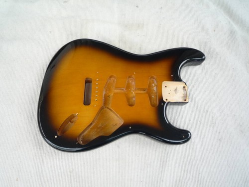 Fender japan st57 strat - fender,