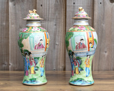Coppia di vasi cantonesi rosa