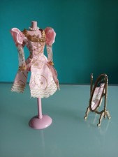 "MATTEL" Vestito per Barbie Raperonzolo, 1997.