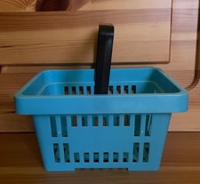 Cestino azzurro in plastica