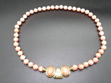Collana , oro 750, 18kt, con corallo rosa " Pelle D'angelo" marchio AOR. 43 gr.