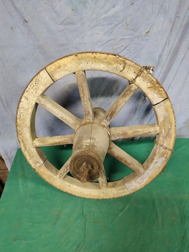 Vecchia ruota carriola legno - ruota,