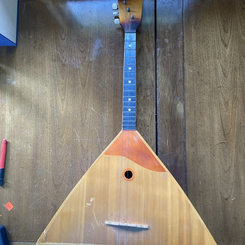 Corda mancante prima - corda, balalaika