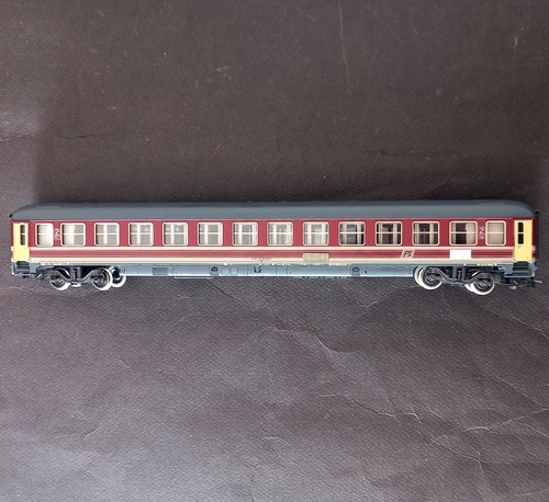 Rivarossi carrozza - h0,