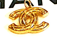 Splendido ciondolo bottone CC