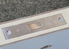 maschera per serratura porta