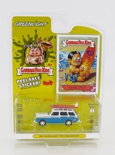 1/64 GREENLIGHT - VOLKSWAGEN - TYPE 3 SQUAREBACK 1961 WITH SURFBOARD - 54110B