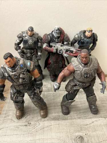 Lot figurines gears of - de,