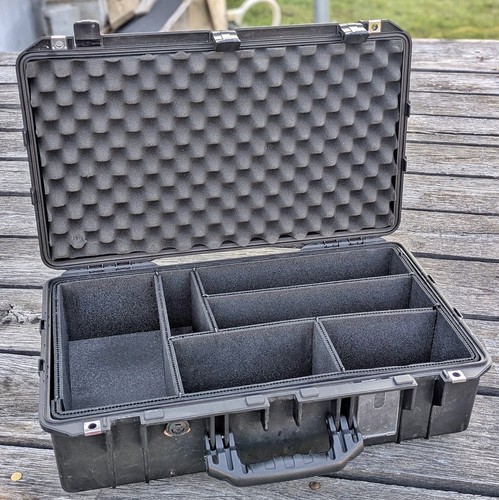 Pelican 1555 air case - 1555, w/